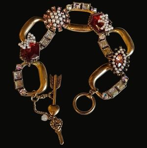🎀Betsey Vintage Gold-tone & Ruby-color Rhinestone Toggle-lock Bracelet - NWT